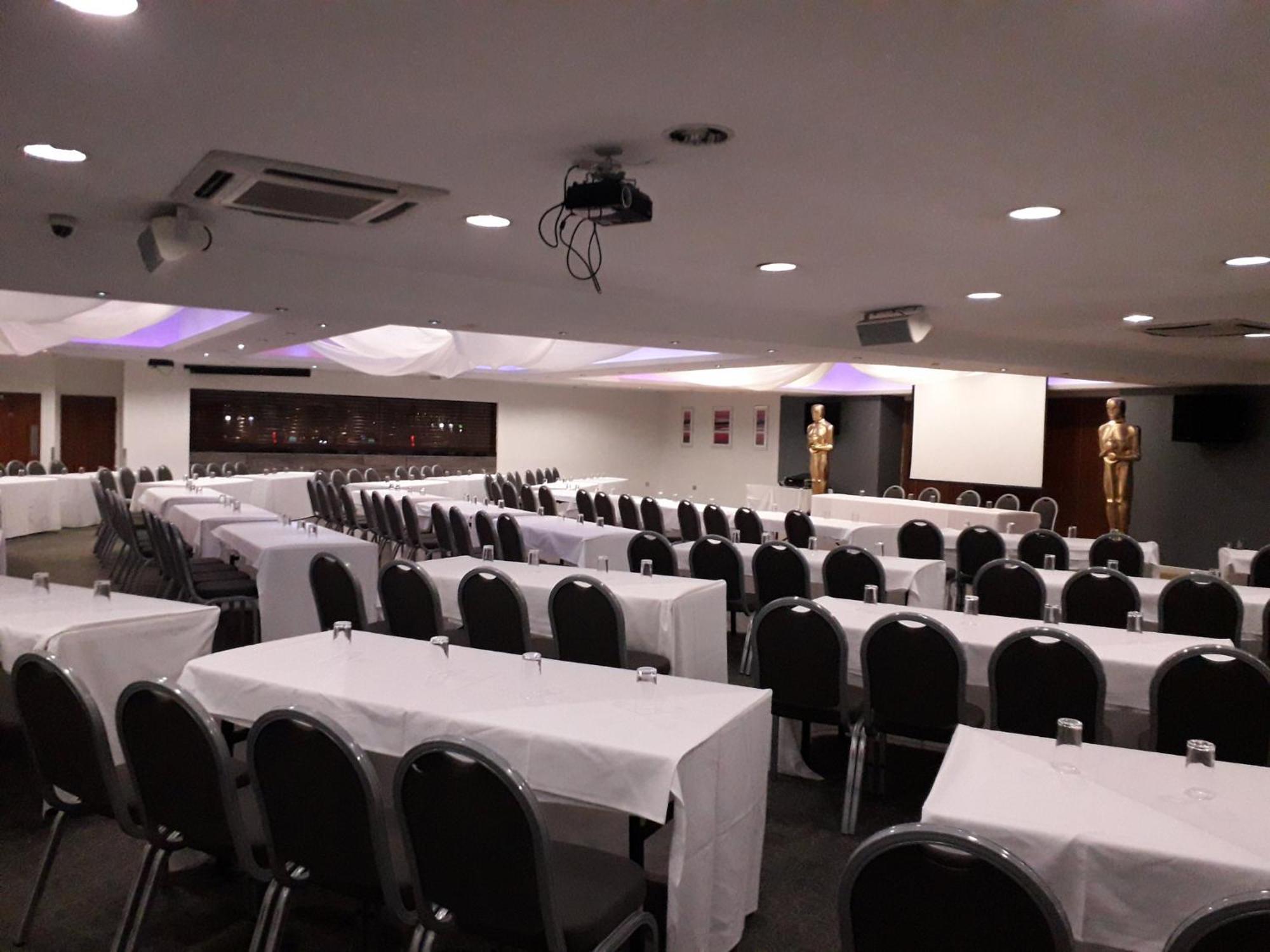 Holiday Inn - Manchester - Oldham By Ihg Failsworth Eksteriør billede